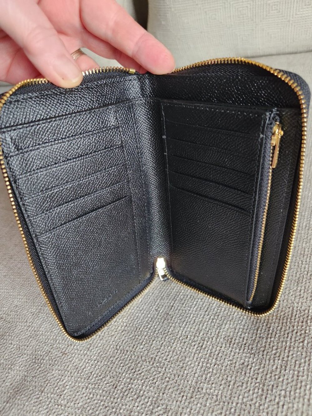 COACH medium zip around wallet black - Picture 4 of 9
